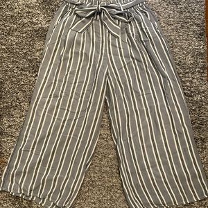 NWT Hollister Ultra high-rise Pant